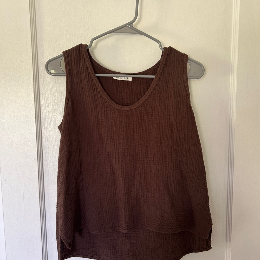 Neuflora Sleeveless Top